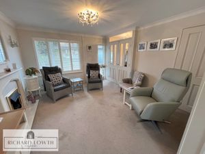 Lounge- click for photo gallery